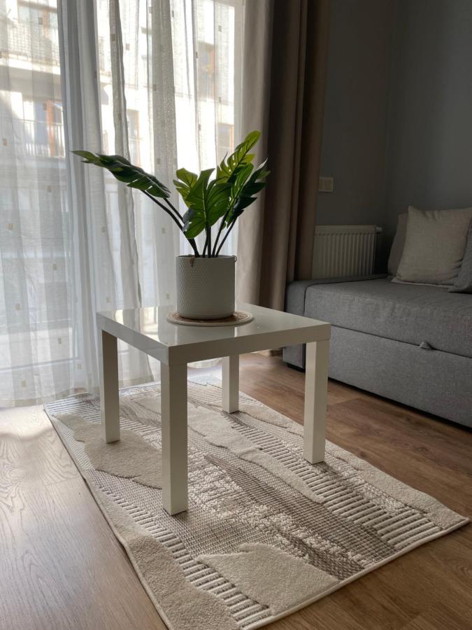 Garbary 100 Center Apartment, Free Parking, Self Check-in 24h