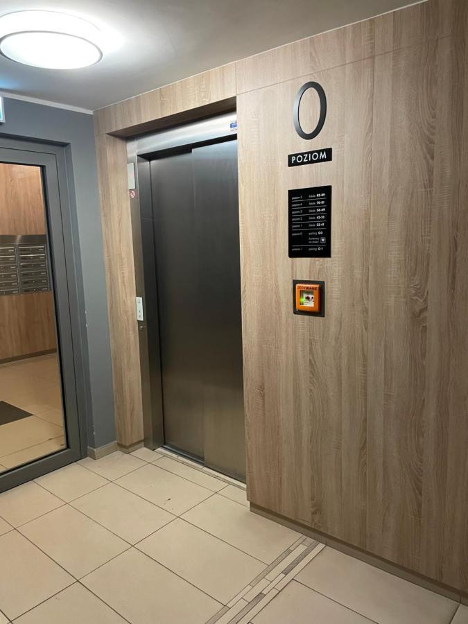 Garbary 100 Center Apartment, Free Parking, Self Check-in 24h Apartment Poznan