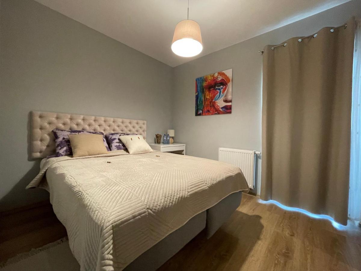 Garbary 100 Center Apartment, Free Parking, Self Check-in 24h Apartment
